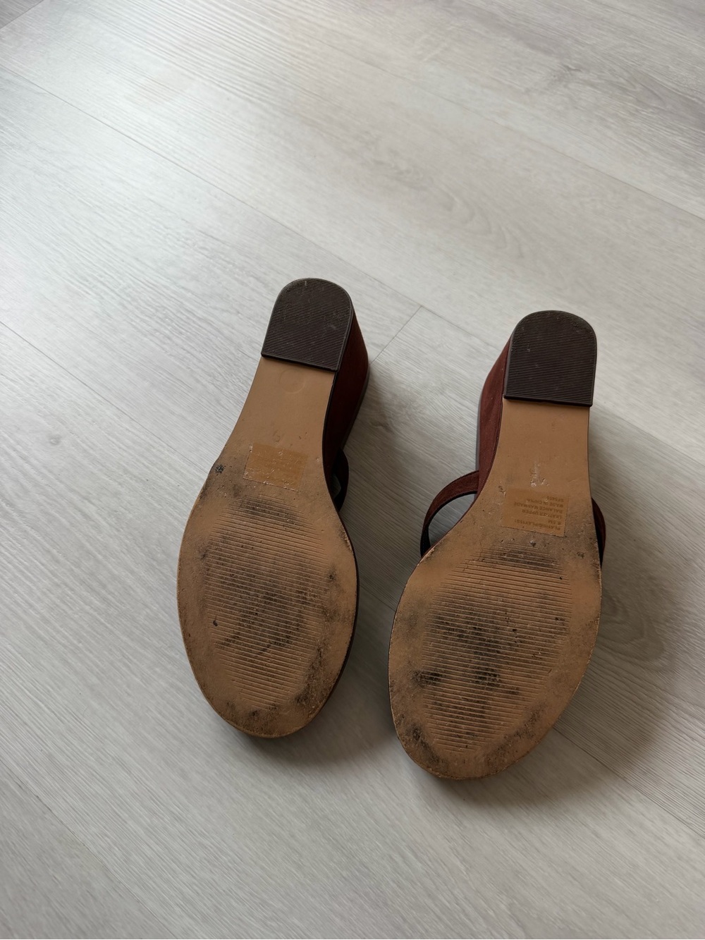 Steve Madden Brown Wedge Thong Sandals - Picture 2 of 7